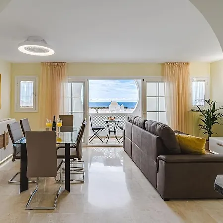 Сasa de vacaciones Large House With Garden And Direct Access To The Pool