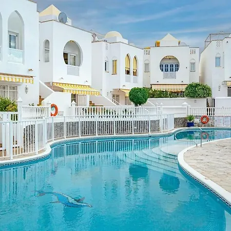 Large House With Garden And Direct Access To The Pool Holiday home *