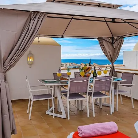 Large House With Garden And Direct Access To The Pool Holiday home Callao Salvaje